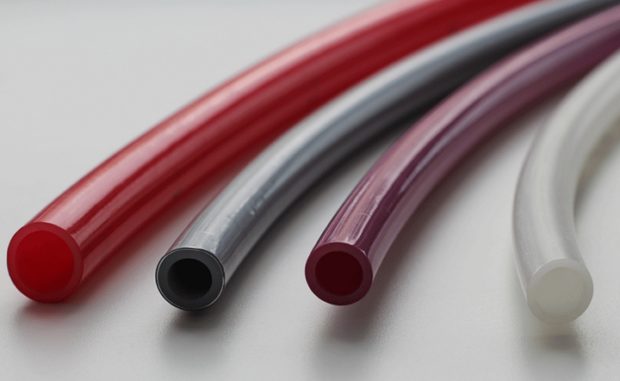 7 tips om hvilke rør laget av tverrbundet polyetylen for et varmt gulv, varme og vannforsyning er bedre å velge